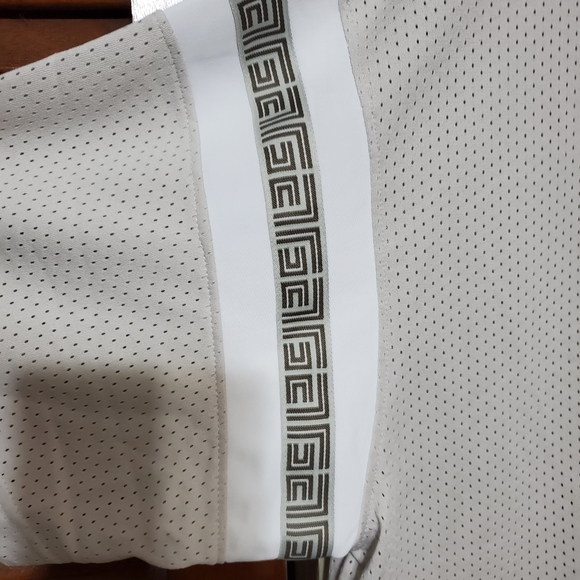 Nike Giannis Short Sleeve 1/4 Zip Shirt - Picture 3 of 9